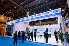 通过全景式展现、前沿手艺交换取财产资本